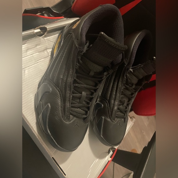 I got a new pair trying to bless someone with rare shoes for a low price - Picture 8 of 10